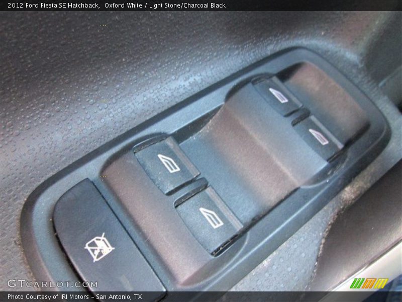 Oxford White / Light Stone/Charcoal Black 2012 Ford Fiesta SE Hatchback