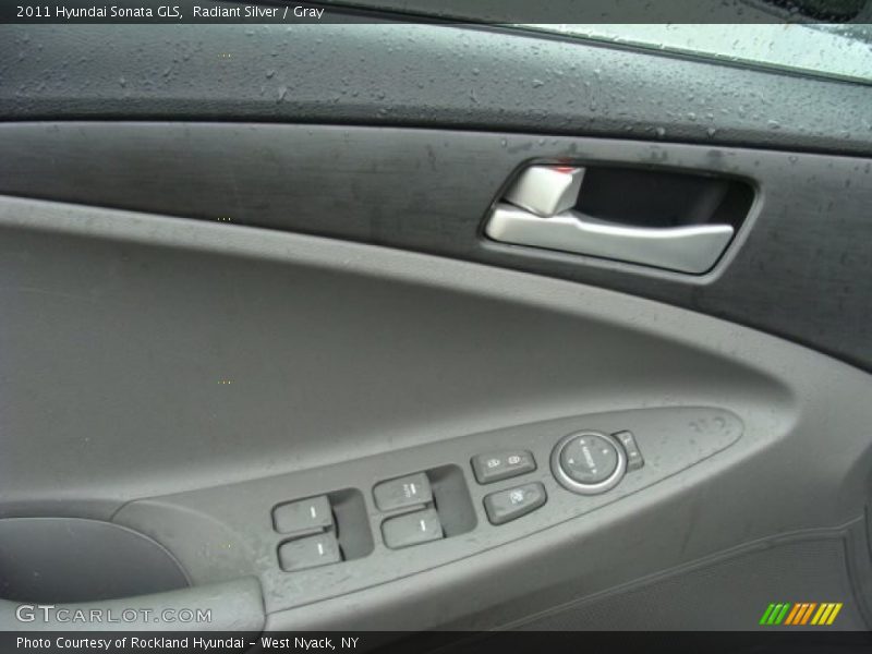 Radiant Silver / Gray 2011 Hyundai Sonata GLS