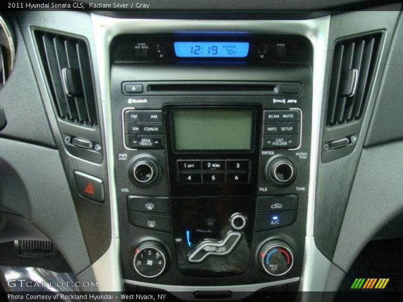 Radiant Silver / Gray 2011 Hyundai Sonata GLS
