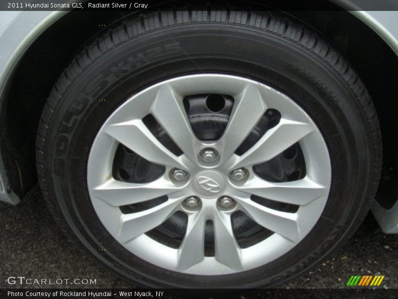 Radiant Silver / Gray 2011 Hyundai Sonata GLS