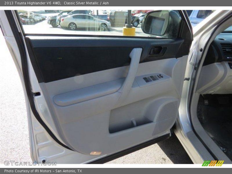 Classic Silver Metallic / Ash 2013 Toyota Highlander V6 4WD