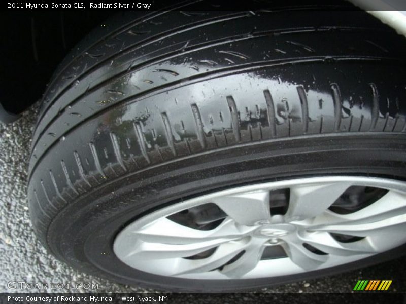 Radiant Silver / Gray 2011 Hyundai Sonata GLS