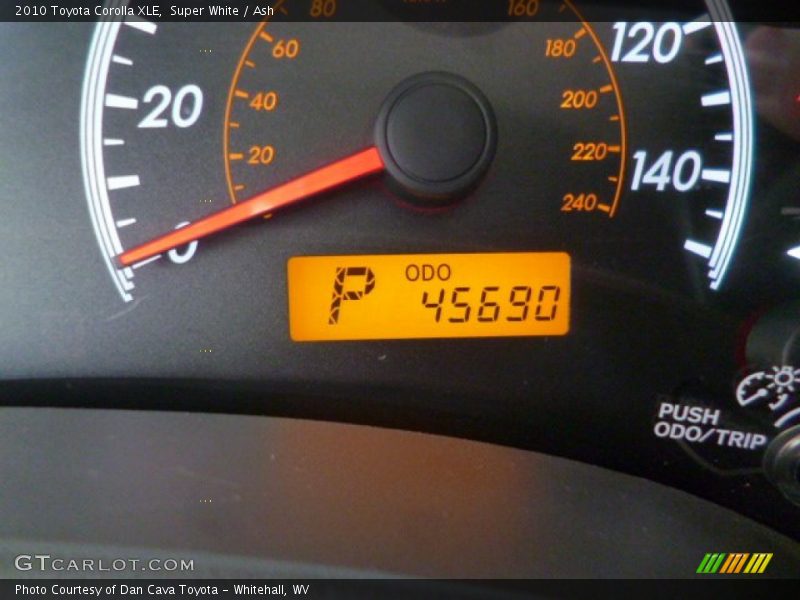 Super White / Ash 2010 Toyota Corolla XLE