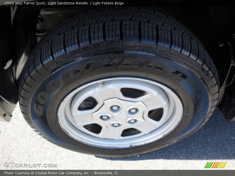 Light Sandstone Metallic / Light Pebble Beige 2009 Jeep Patriot Sport