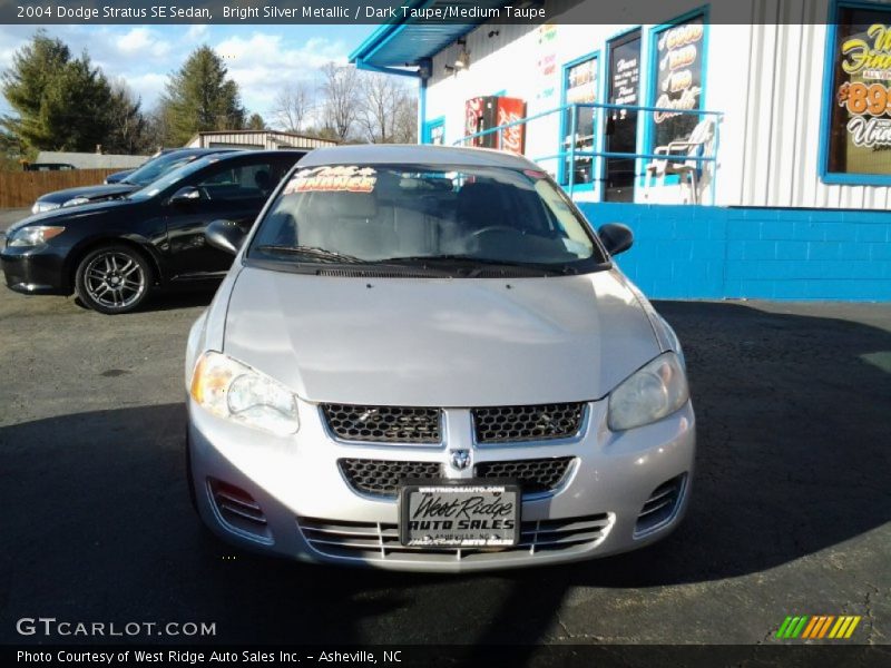 Bright Silver Metallic / Dark Taupe/Medium Taupe 2004 Dodge Stratus SE Sedan