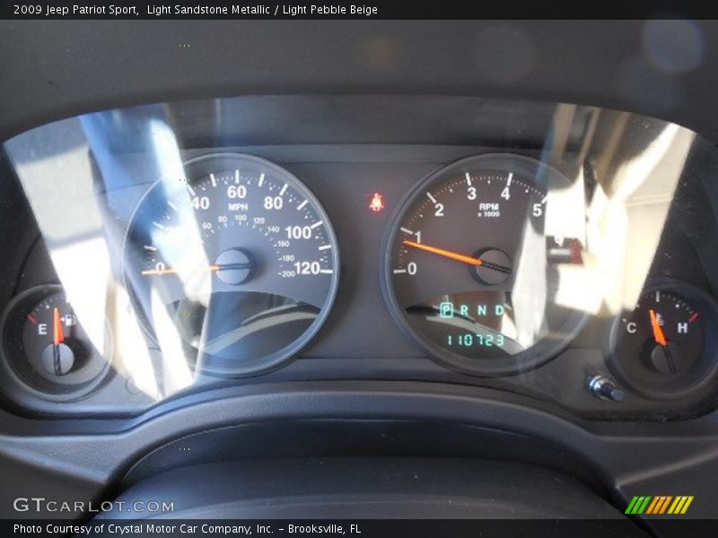 Light Sandstone Metallic / Light Pebble Beige 2009 Jeep Patriot Sport