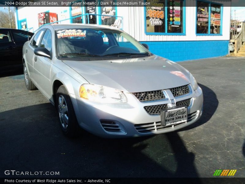 Bright Silver Metallic / Dark Taupe/Medium Taupe 2004 Dodge Stratus SE Sedan
