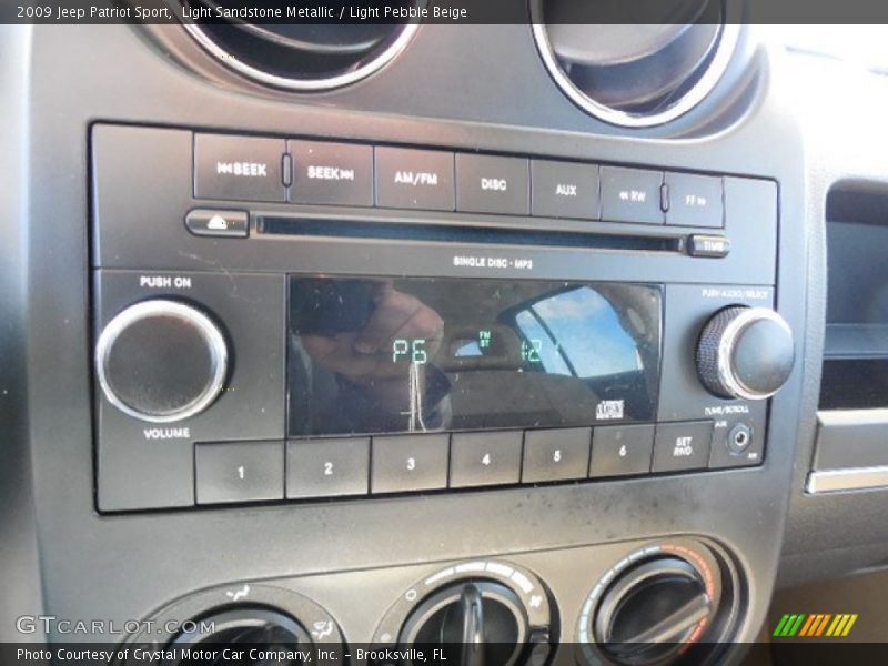 Light Sandstone Metallic / Light Pebble Beige 2009 Jeep Patriot Sport