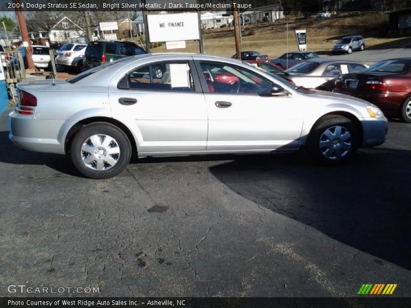 Bright Silver Metallic / Dark Taupe/Medium Taupe 2004 Dodge Stratus SE Sedan