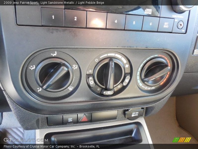 Light Sandstone Metallic / Light Pebble Beige 2009 Jeep Patriot Sport