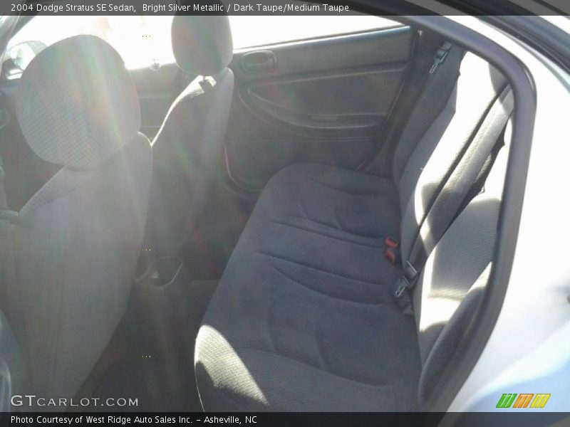 Bright Silver Metallic / Dark Taupe/Medium Taupe 2004 Dodge Stratus SE Sedan