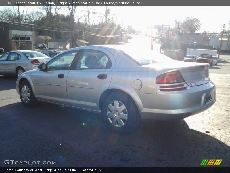 Bright Silver Metallic / Dark Taupe/Medium Taupe 2004 Dodge Stratus SE Sedan