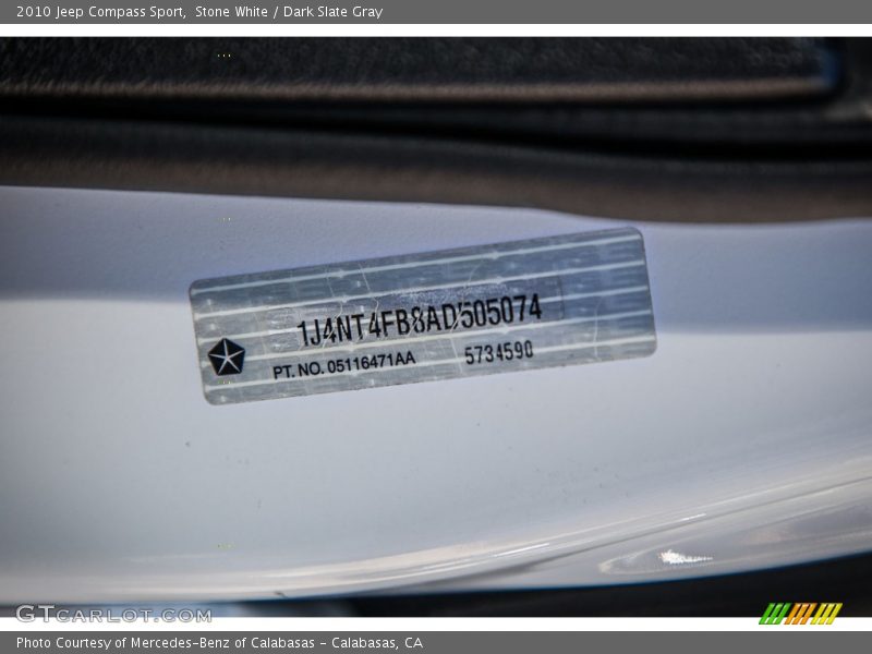 Stone White / Dark Slate Gray 2010 Jeep Compass Sport