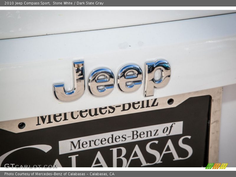 Stone White / Dark Slate Gray 2010 Jeep Compass Sport