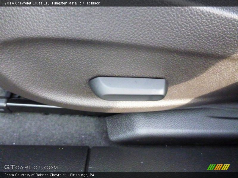 Tungsten Metallic / Jet Black 2014 Chevrolet Cruze LT