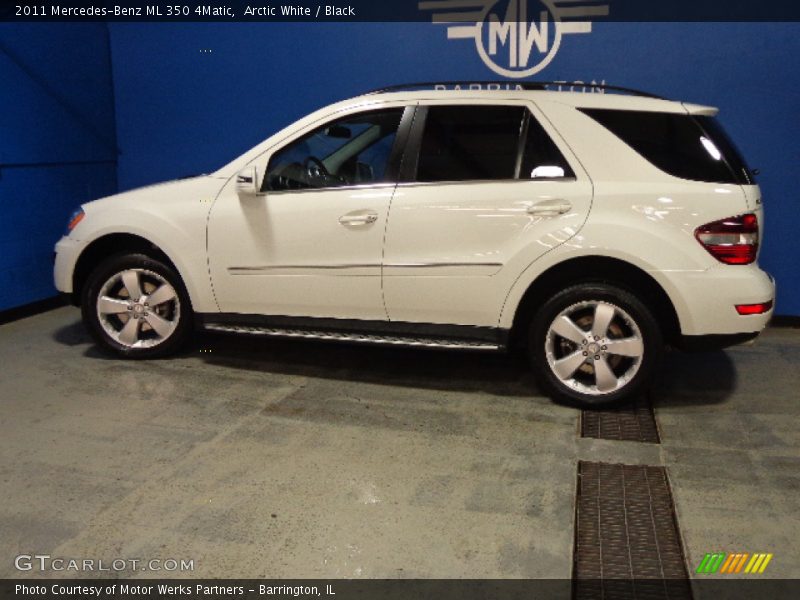 Arctic White / Black 2011 Mercedes-Benz ML 350 4Matic