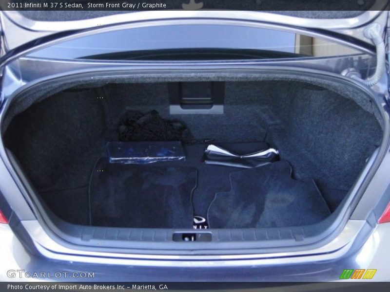  2011 M 37 S Sedan Trunk