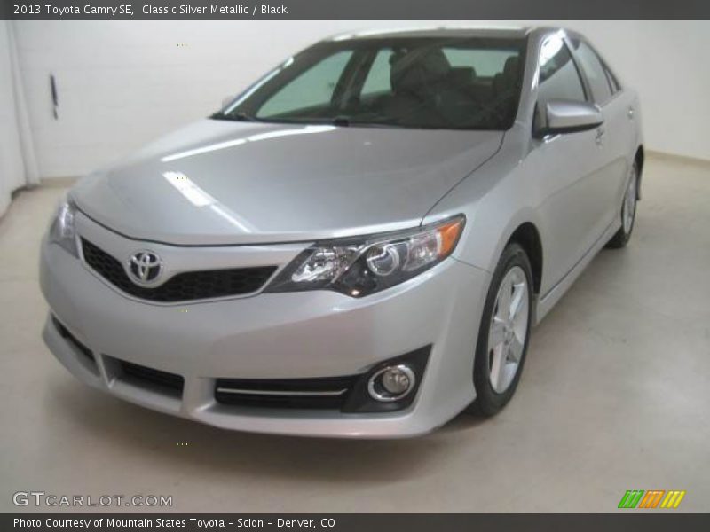 Classic Silver Metallic / Black 2013 Toyota Camry SE