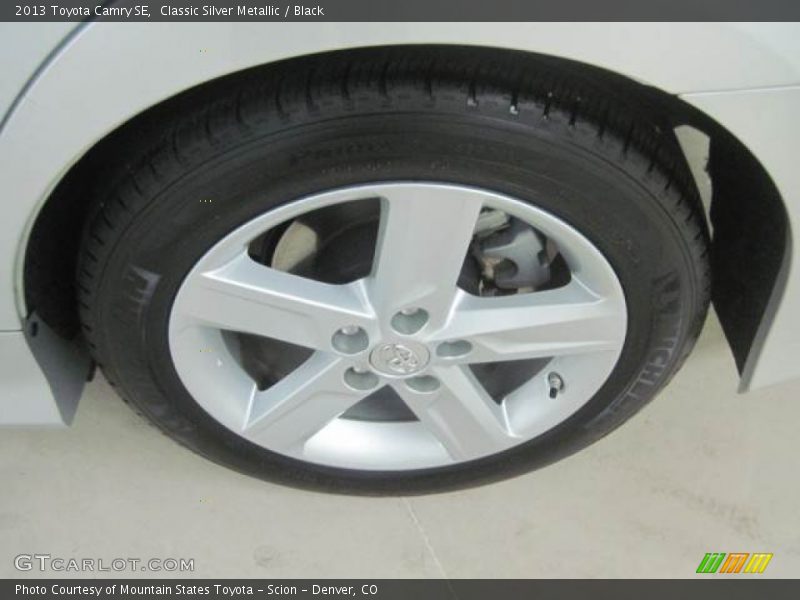 Classic Silver Metallic / Black 2013 Toyota Camry SE