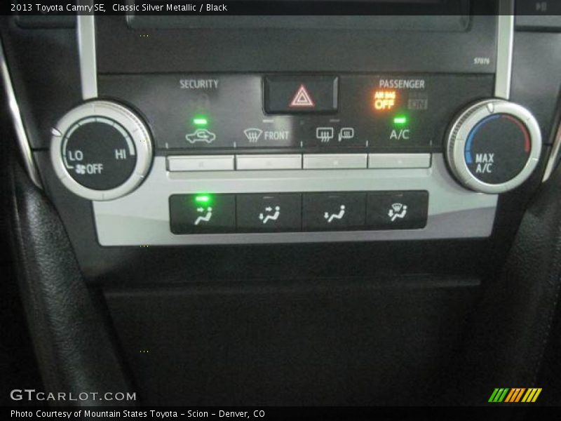 Classic Silver Metallic / Black 2013 Toyota Camry SE