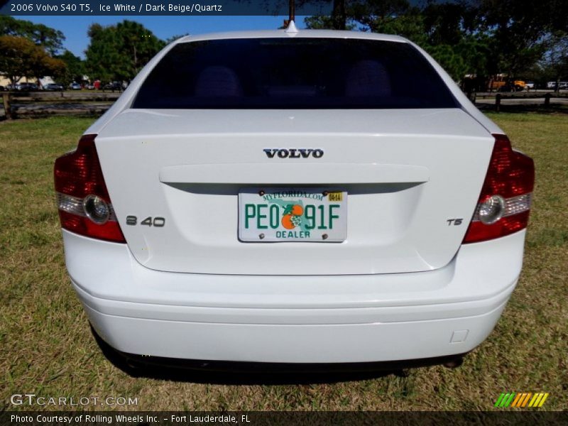 Ice White / Dark Beige/Quartz 2006 Volvo S40 T5