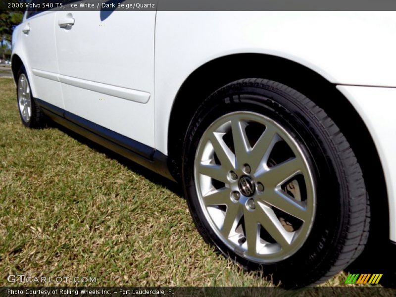 Ice White / Dark Beige/Quartz 2006 Volvo S40 T5
