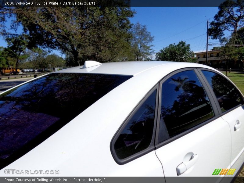 Ice White / Dark Beige/Quartz 2006 Volvo S40 T5