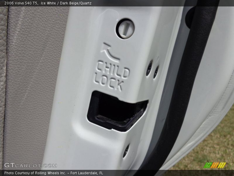 Ice White / Dark Beige/Quartz 2006 Volvo S40 T5