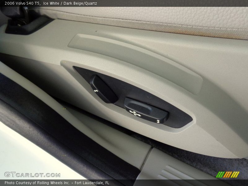 Ice White / Dark Beige/Quartz 2006 Volvo S40 T5
