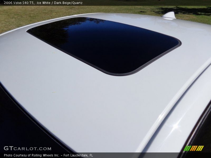 Ice White / Dark Beige/Quartz 2006 Volvo S40 T5