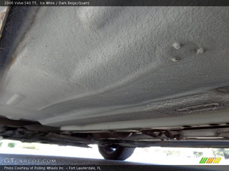 Ice White / Dark Beige/Quartz 2006 Volvo S40 T5