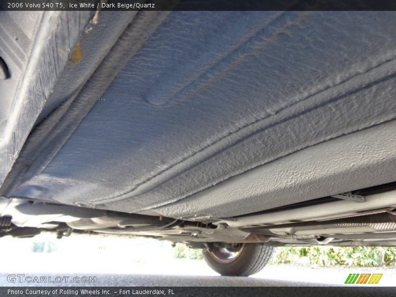 Ice White / Dark Beige/Quartz 2006 Volvo S40 T5