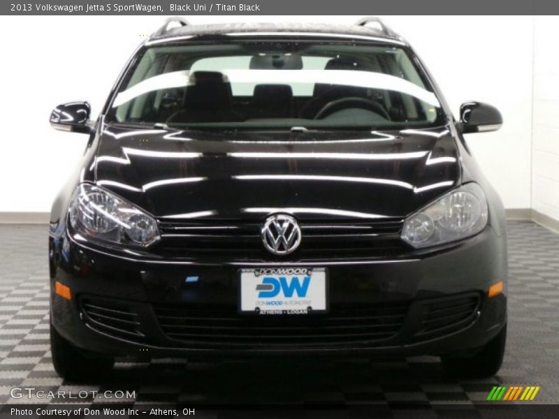 Black Uni / Titan Black 2013 Volkswagen Jetta S SportWagen