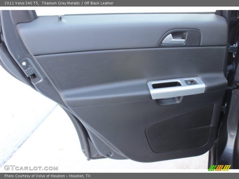 Titanium Grey Metallic / Off Black Leather 2011 Volvo S40 T5
