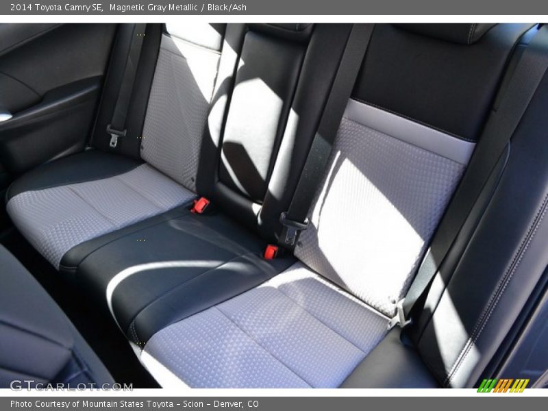 Magnetic Gray Metallic / Black/Ash 2014 Toyota Camry SE