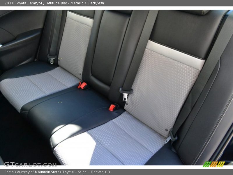 Attitude Black Metallic / Black/Ash 2014 Toyota Camry SE