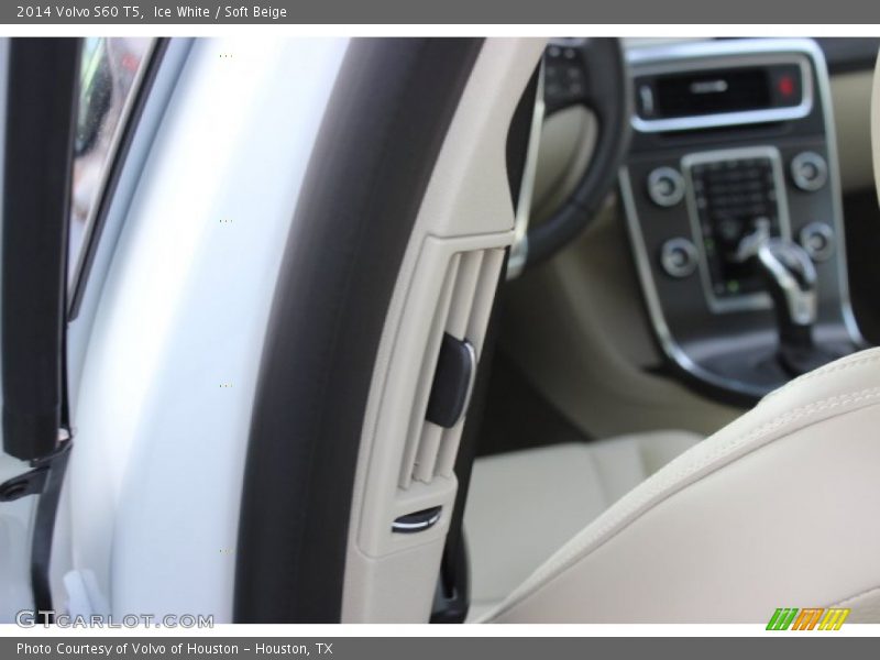 Ice White / Soft Beige 2014 Volvo S60 T5