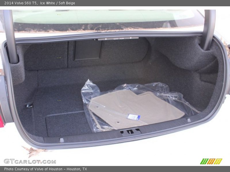 Ice White / Soft Beige 2014 Volvo S60 T5