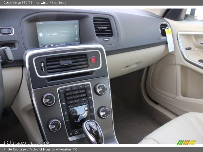 Ice White / Soft Beige 2014 Volvo S60 T5