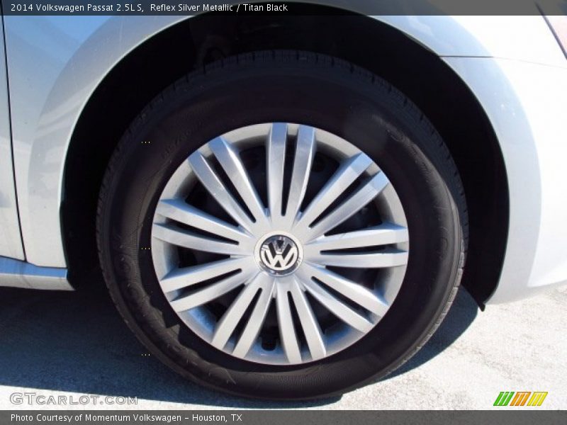 Reflex Silver Metallic / Titan Black 2014 Volkswagen Passat 2.5L S