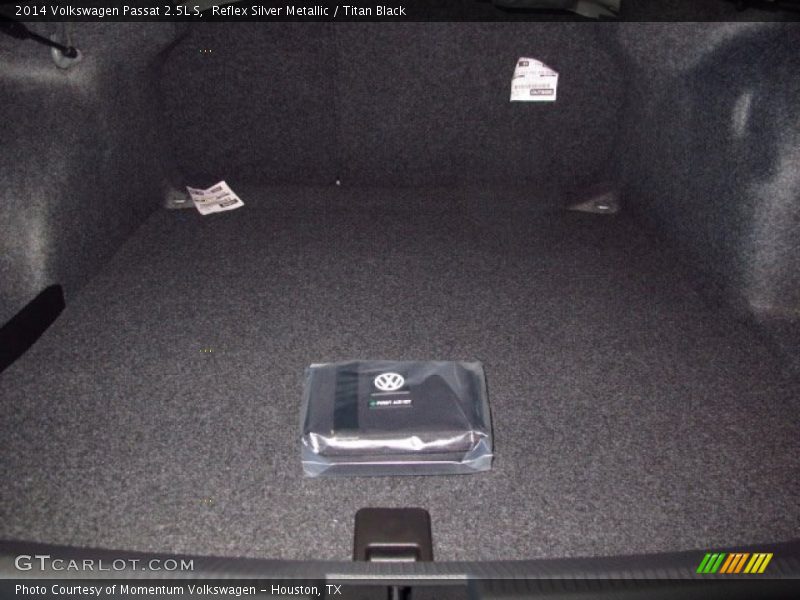 Reflex Silver Metallic / Titan Black 2014 Volkswagen Passat 2.5L S