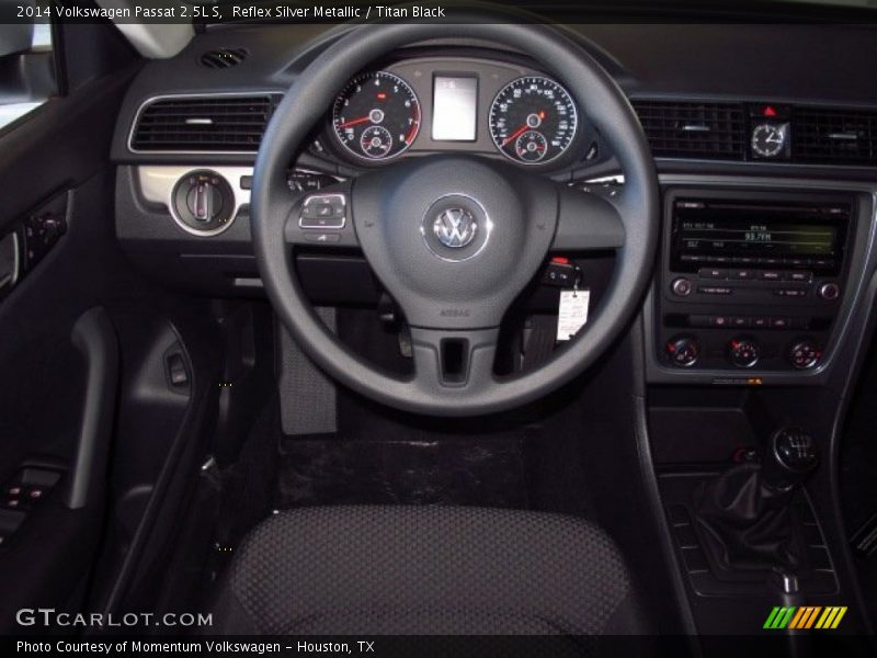 Reflex Silver Metallic / Titan Black 2014 Volkswagen Passat 2.5L S
