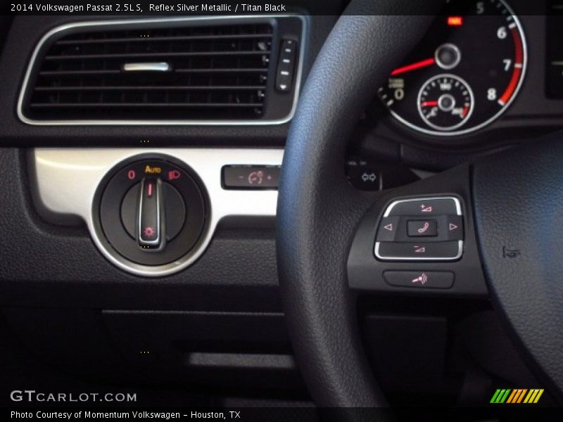 Reflex Silver Metallic / Titan Black 2014 Volkswagen Passat 2.5L S
