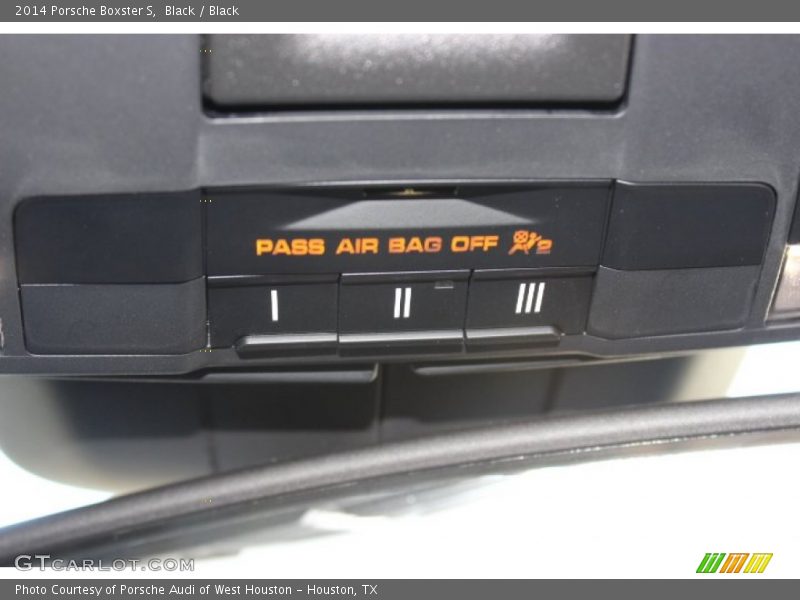 Controls of 2014 Boxster S