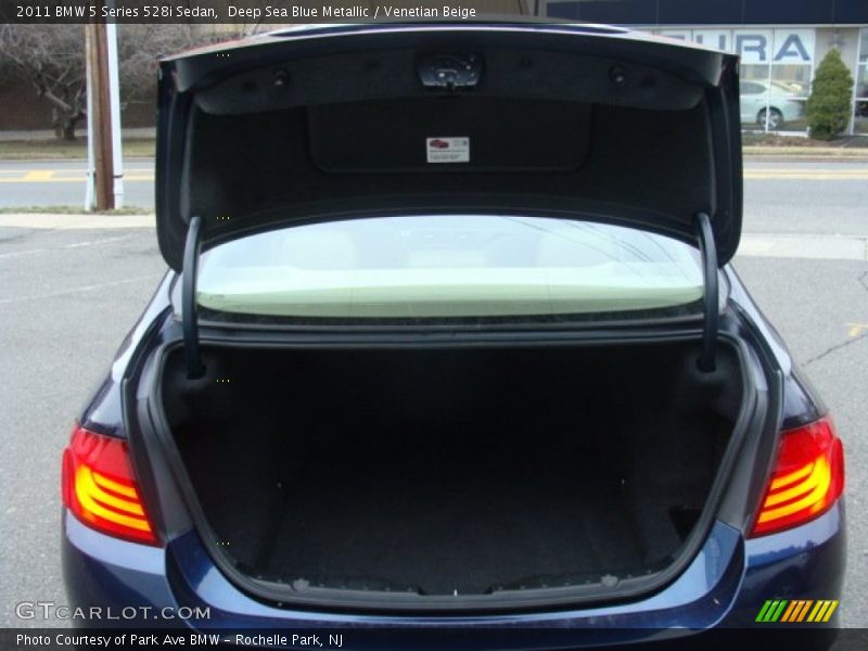 Deep Sea Blue Metallic / Venetian Beige 2011 BMW 5 Series 528i Sedan