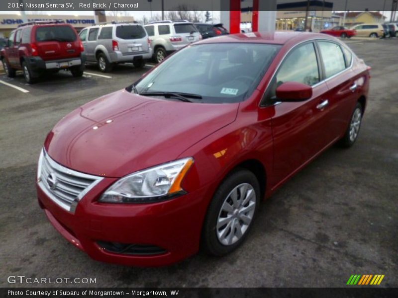 Front 3/4 View of 2014 Sentra SV