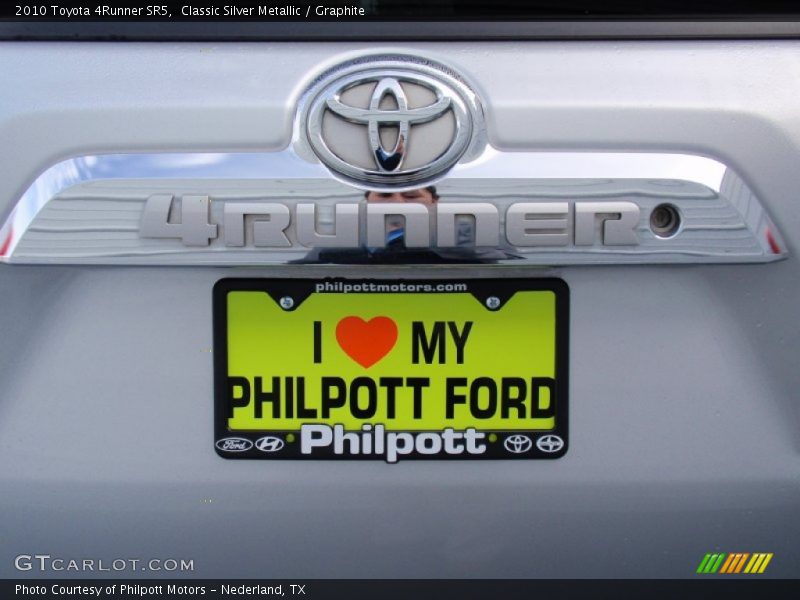 Classic Silver Metallic / Graphite 2010 Toyota 4Runner SR5