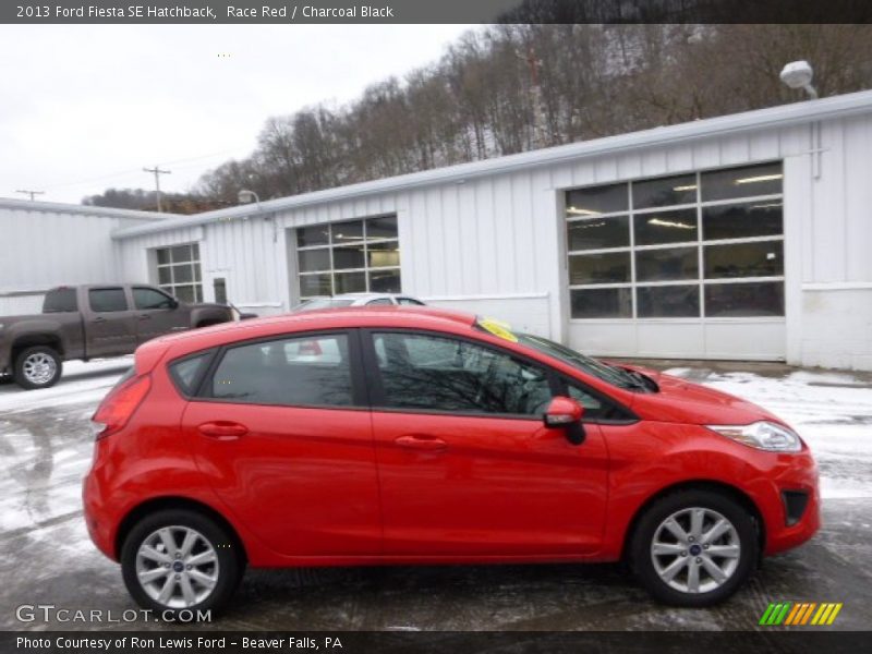 Race Red / Charcoal Black 2013 Ford Fiesta SE Hatchback
