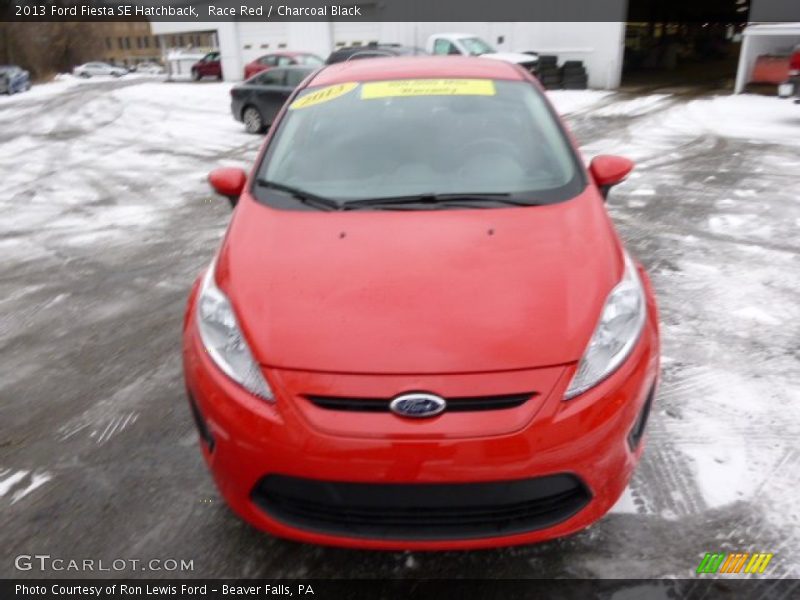 Race Red / Charcoal Black 2013 Ford Fiesta SE Hatchback