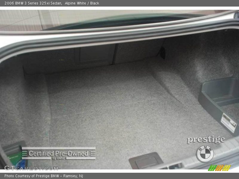 Alpine White / Black 2006 BMW 3 Series 325xi Sedan